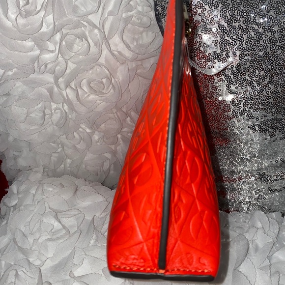 Henri bendel clutch - Picture 8 of 11